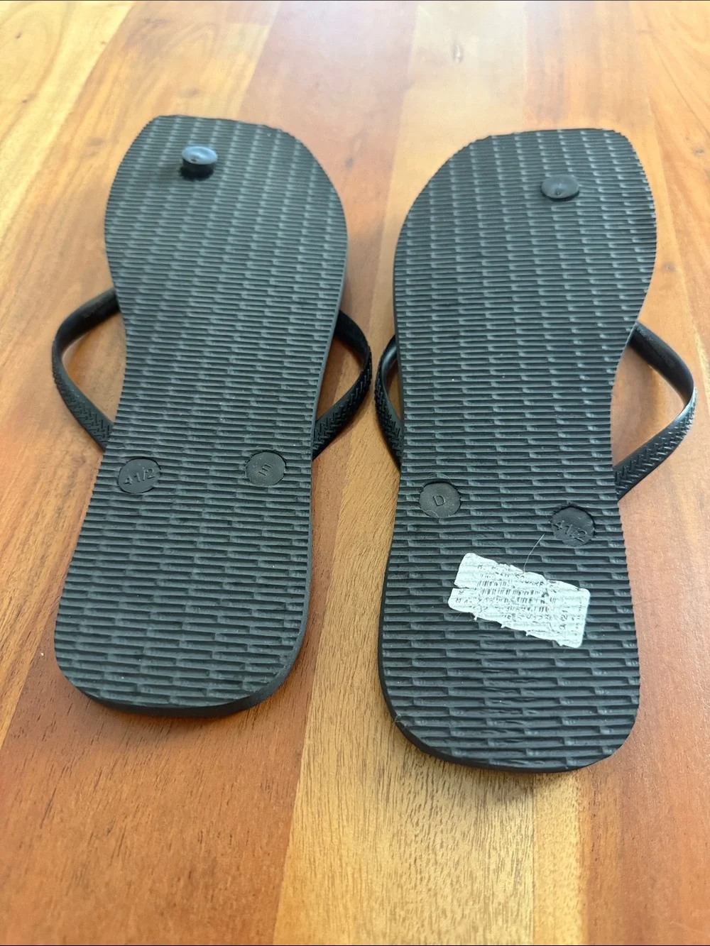 Havaianas Classic Slim Flip Flops in Black Size 41-42